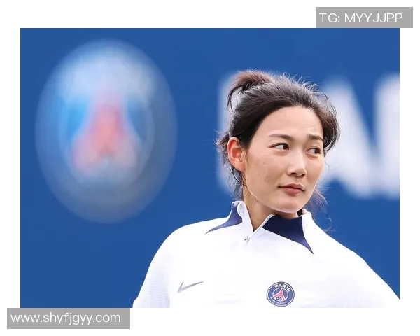 女足球星莉娜个人资料与赛场风采揭秘及精彩瞬间回顾